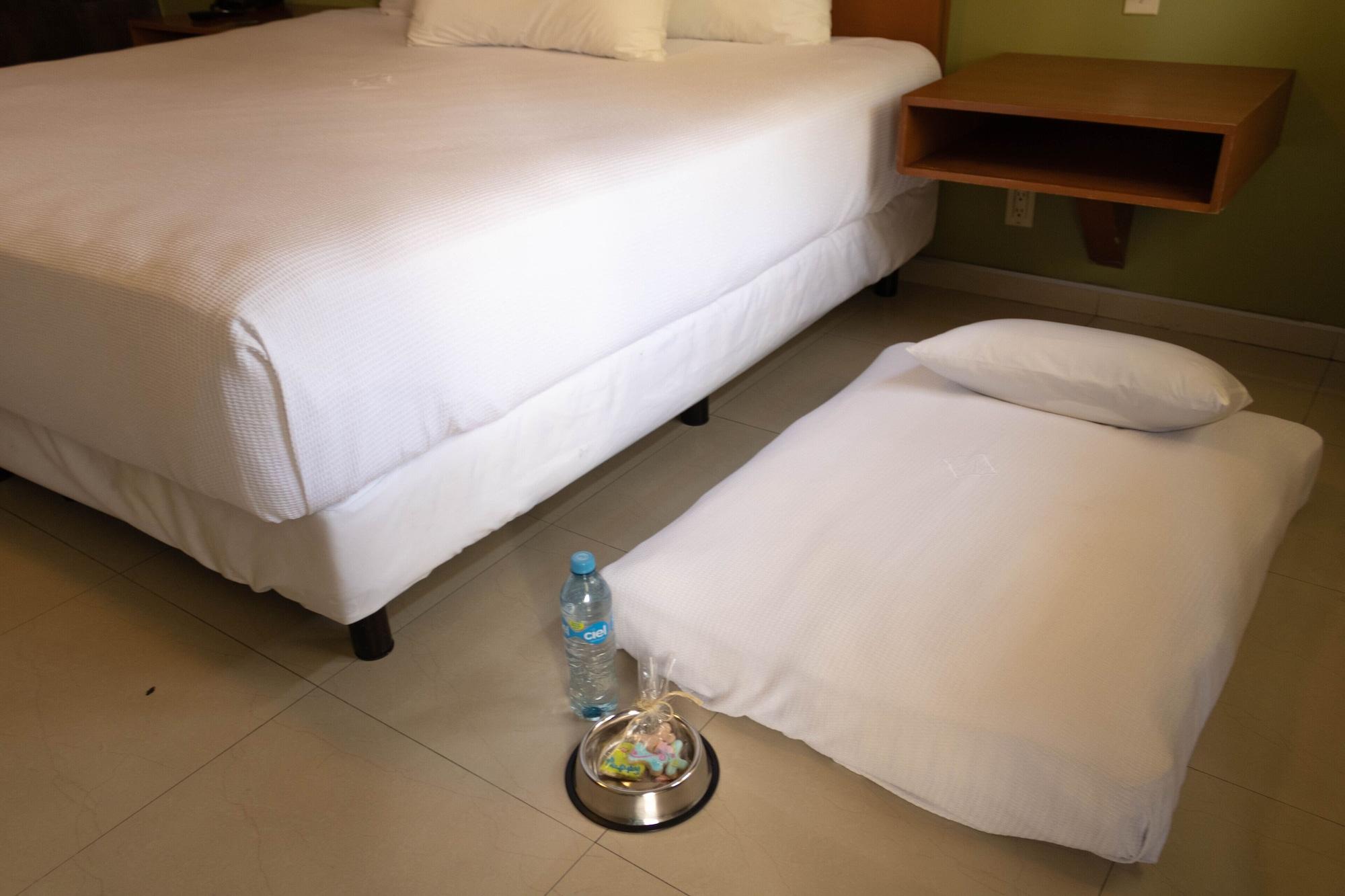 Hotel Calafia เม็กซิกาลิ ภายนอก รูปภาพ