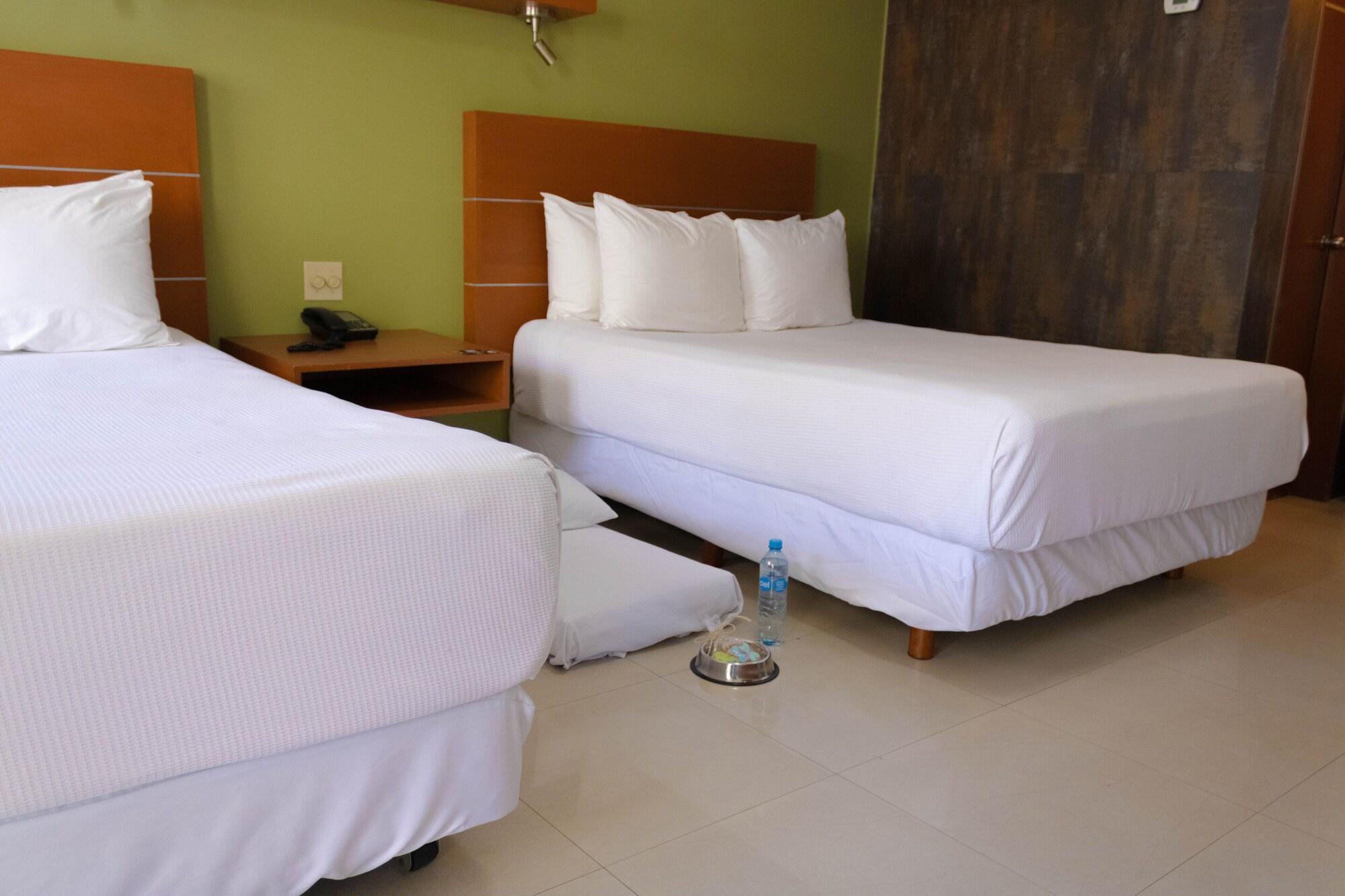 Hotel Calafia เม็กซิกาลิ ภายนอก รูปภาพ