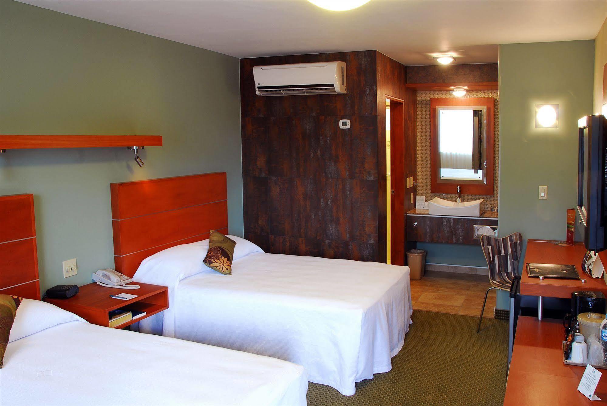Hotel Calafia เม็กซิกาลิ ภายนอก รูปภาพ