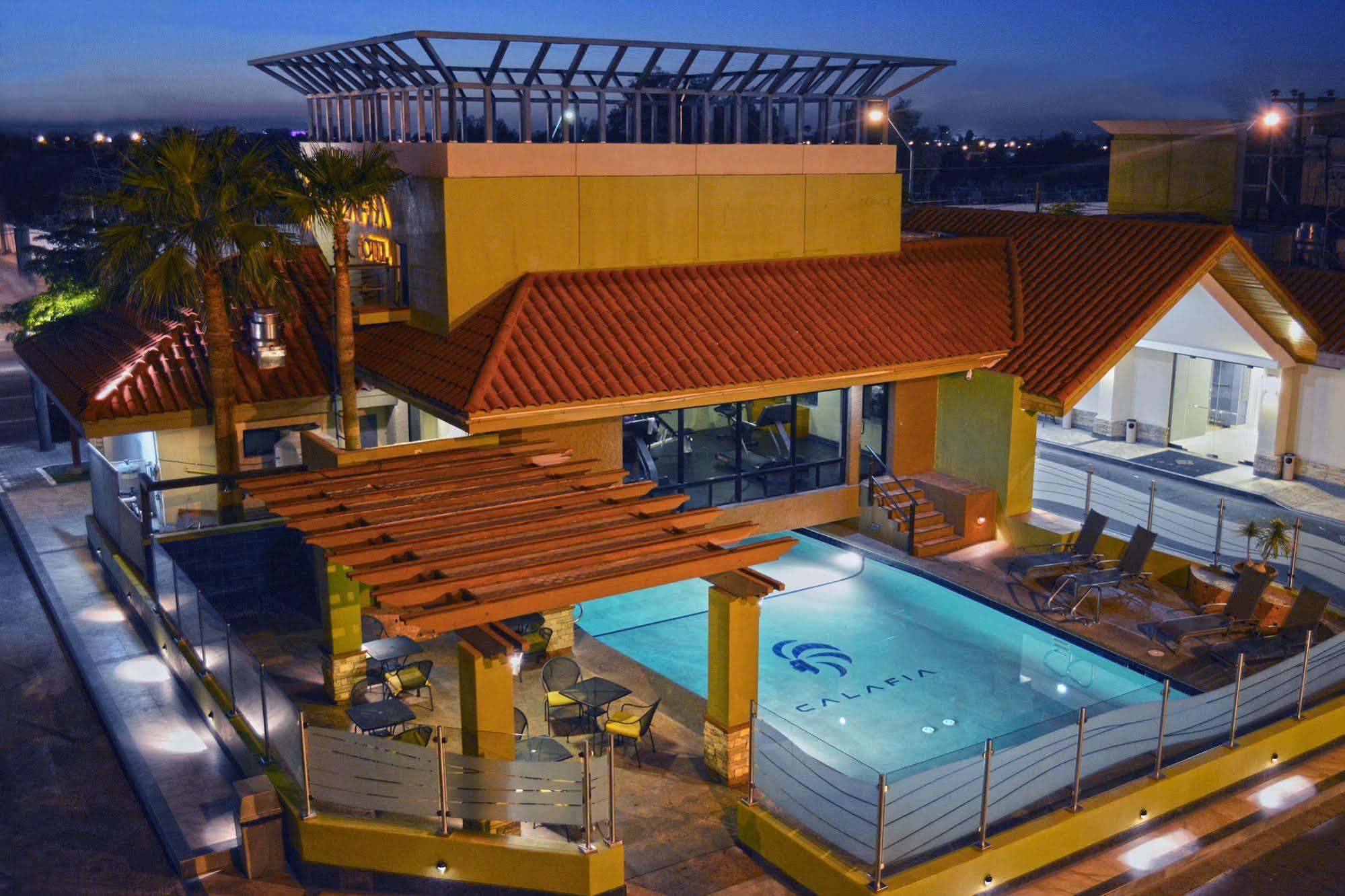 Hotel Calafia เม็กซิกาลิ ภายนอก รูปภาพ